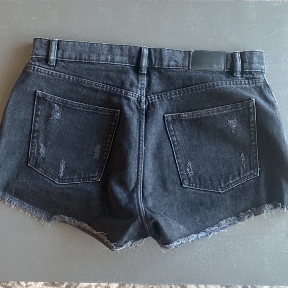 Zara shorts - Picture 2 of 2